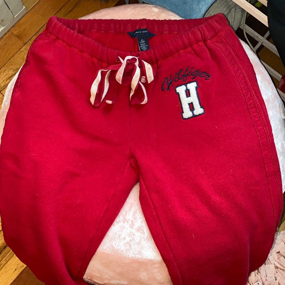 Tommy Hilfiger sweatpants🔴